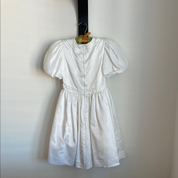 Nicole Girls Formal/First Communion Ivory Dress with Puff Sleeves - Picture 2 of 4